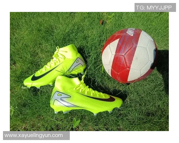 选择宽的足球鞋提升舒适度与表现的完美指南 选择宽的足球鞋提升舒适度与表现的完美指南